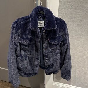 Levi's Women's Ultra Soft Faux Fur Trucker Jacket Midnight Blue